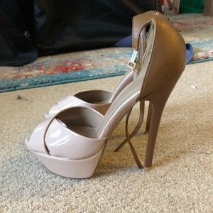 DVA brand heel (around 4 1/2 inch) cute nude